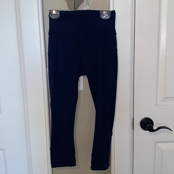 Lululemon Navy 19in Leggings - Picture 2 of 7